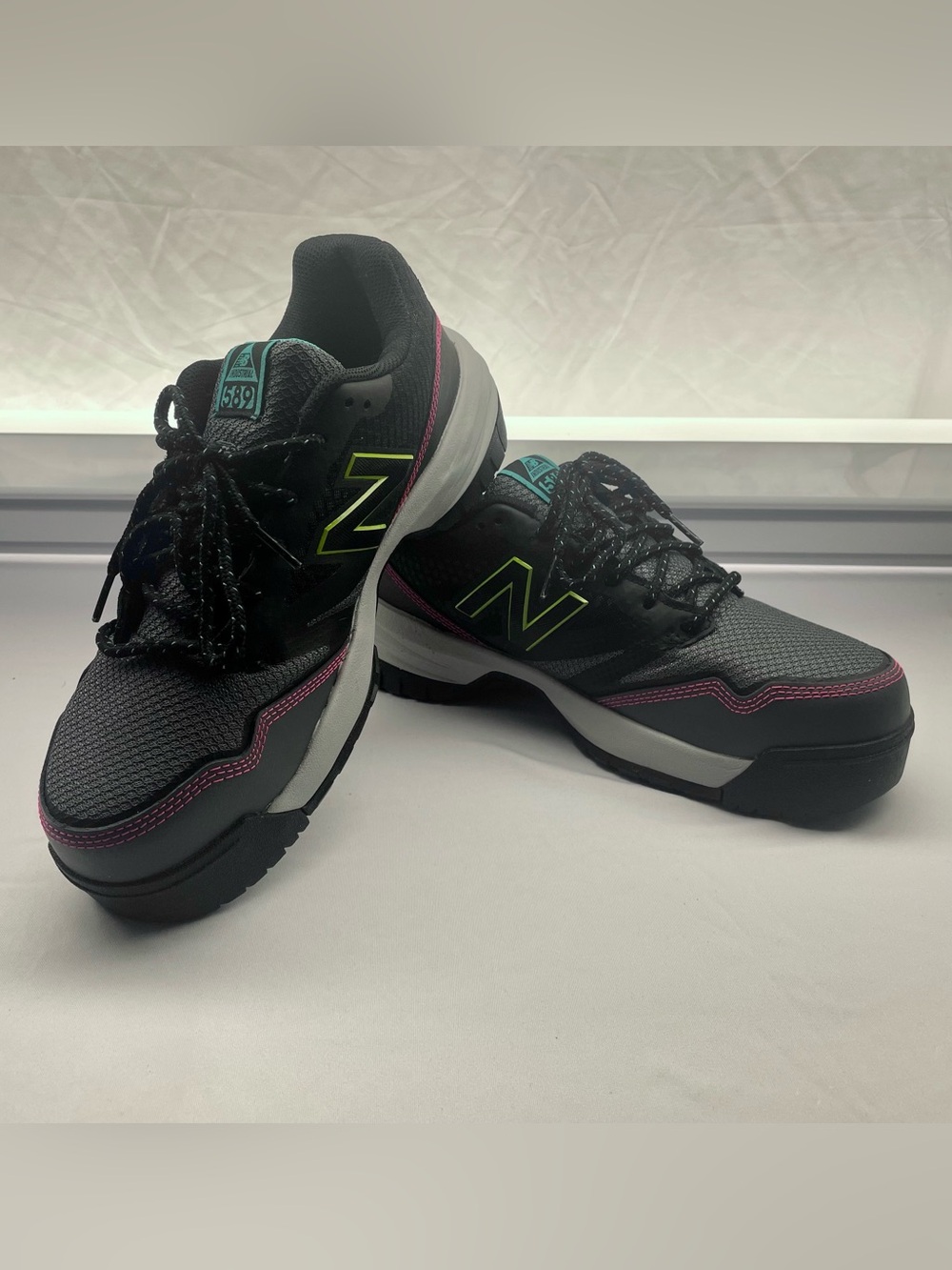 BNIB New Balance 589 Sneakers Composite Toe- US Women’s 10